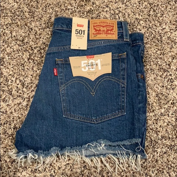 Levi’s 501 mid rise shorts size 31 - Picture 3 of 4